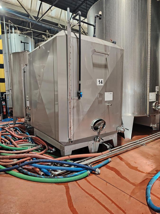 D'occasion Cuve inox cubique 110 HL