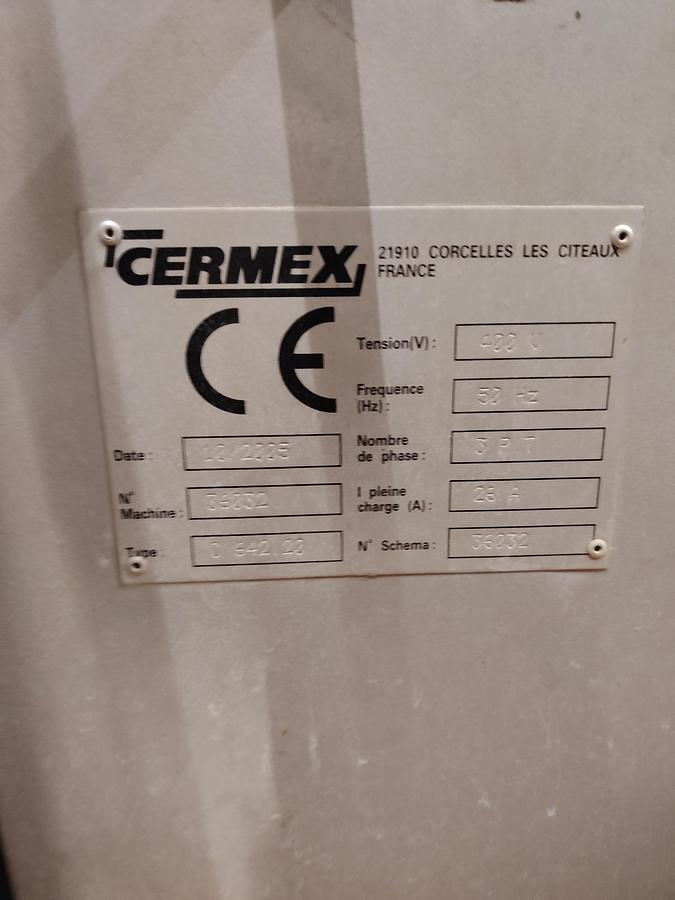 D'occasion Fermeuse automatique CERMEX (intégrée avec un système de collage Nordson ProBlue 7)
