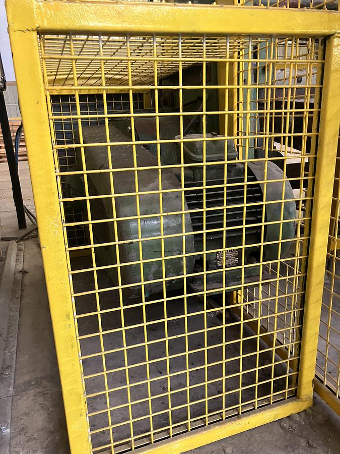 D'occasion Cisaille hydraulique pour tôles ondulées