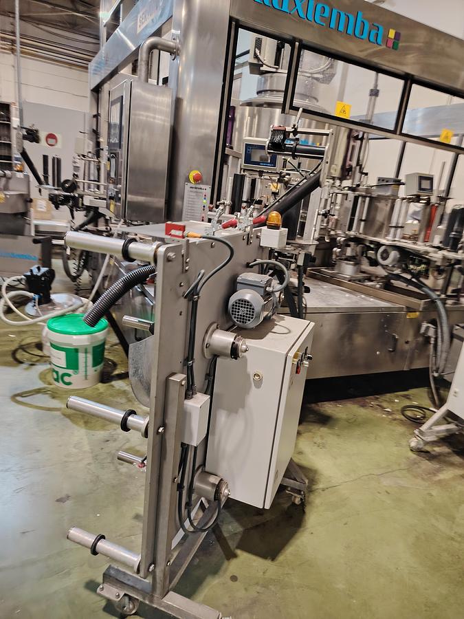 D'occasion Étiqueteuse automatique rotative Auxiemba SERVOTECH ROB 20-II-DR