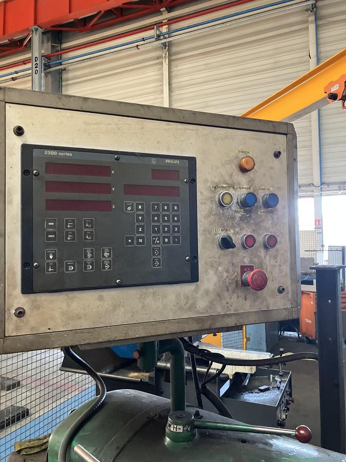 Used CONVENTIONAL LATHE