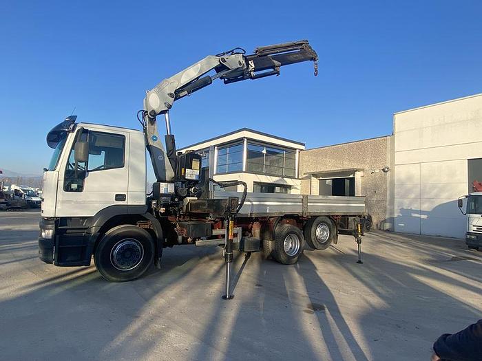 Usato 2002 iveco EUROTECH 260E28 CON GRU