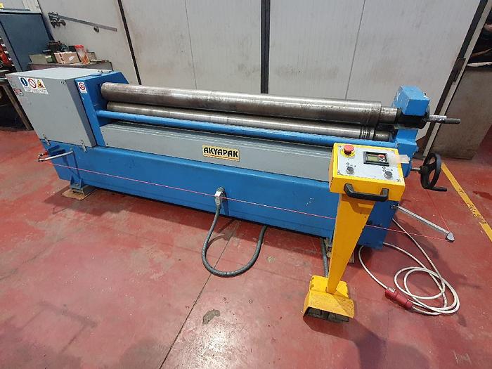 Usato Calandra a 3 rulli AKYAPAC ASM