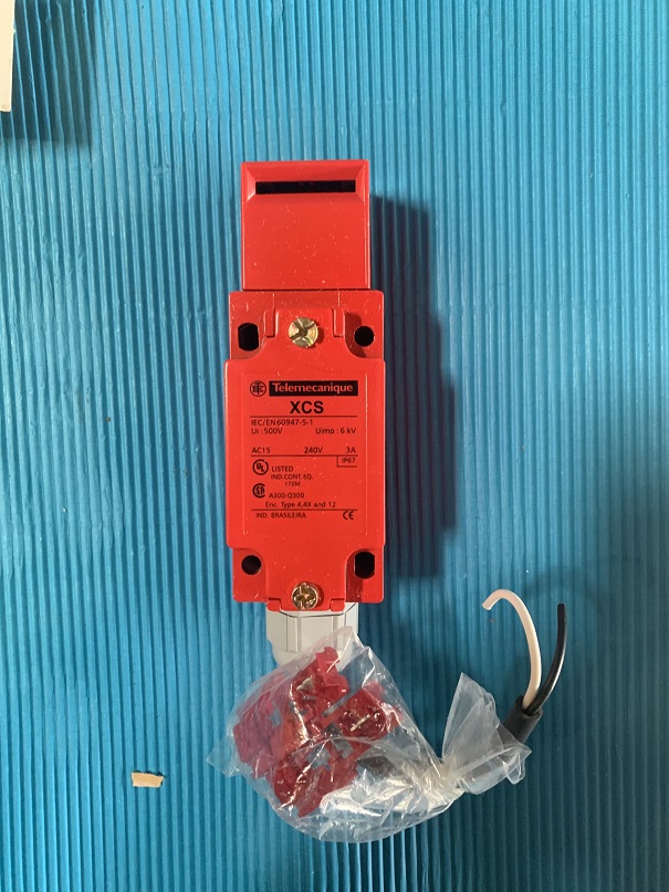 Used Telemecanique Safety Limit Switch XCS-A501