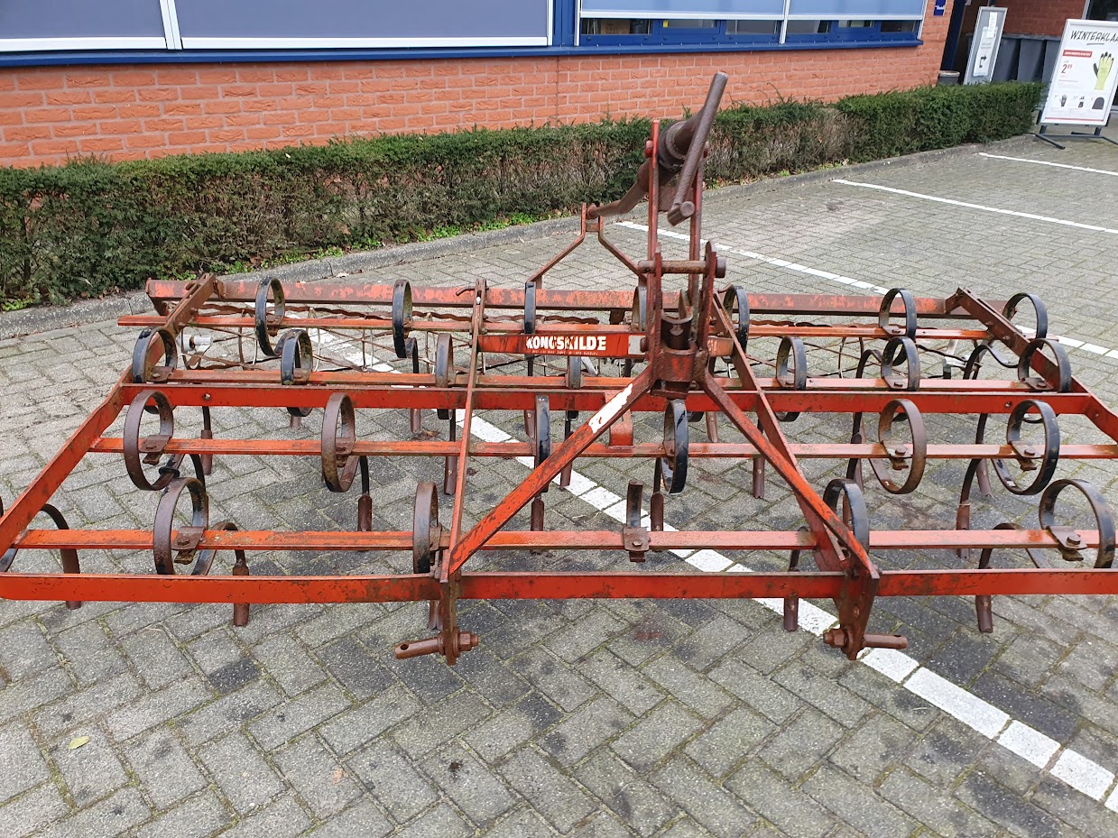 Used Kongskilde triltand cultivator