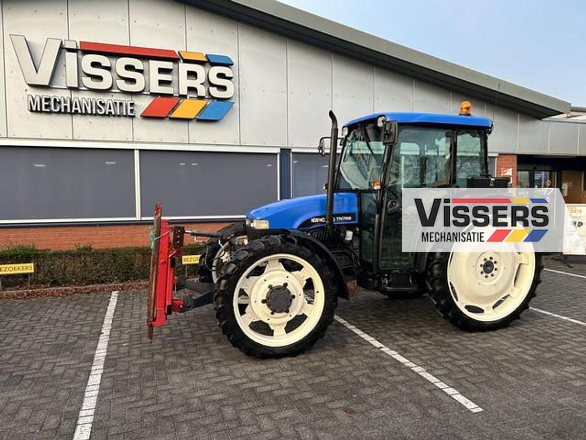 2000 New Holland TN75S