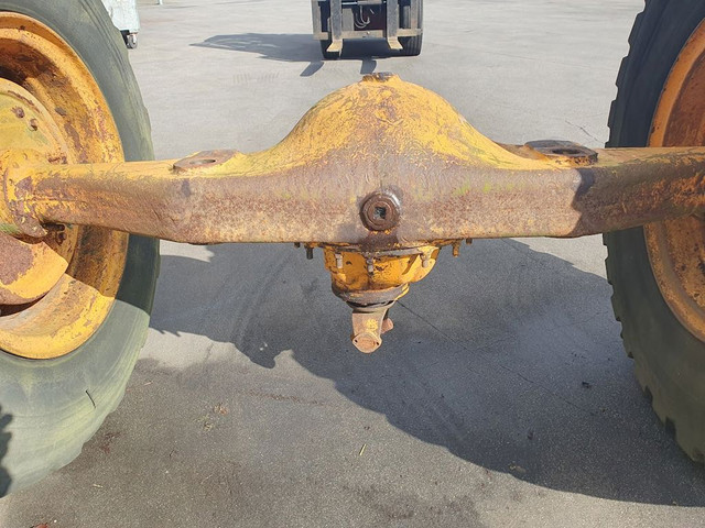 2000 Vissers Mechanisatie As met banden