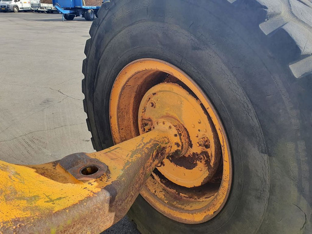 2000 Vissers Mechanisatie As met banden