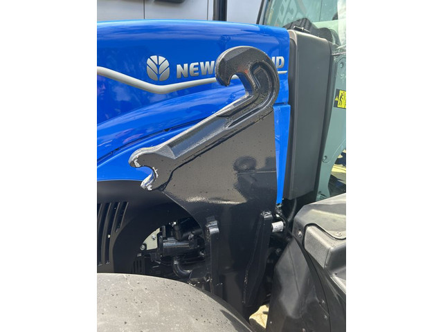 2023 New Holland New Holland T5.100S power shuttle