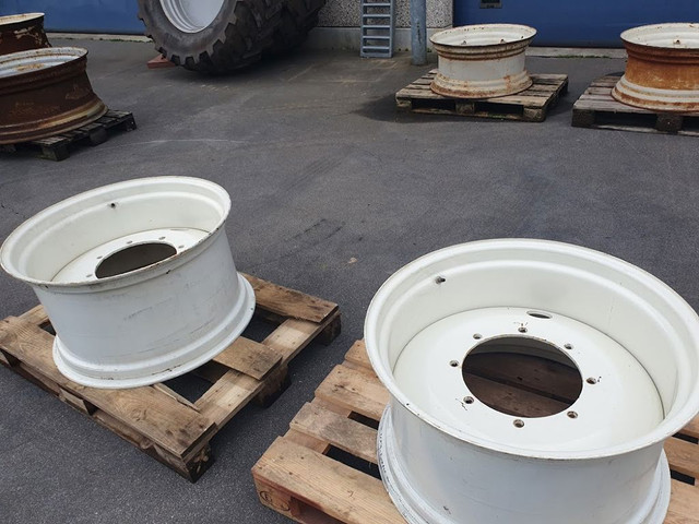 2023 New Holland velgen 16x28