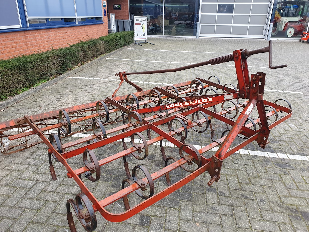 Used Kongskilde triltand cultivator