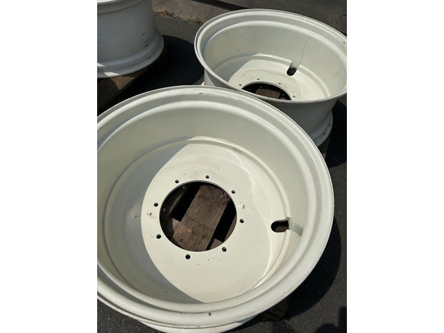 2023 New Holland velgen 12 x 28