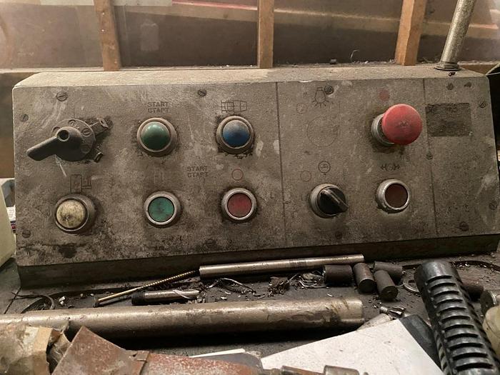 Used Famot TUM 25B Manual Centre Lathe