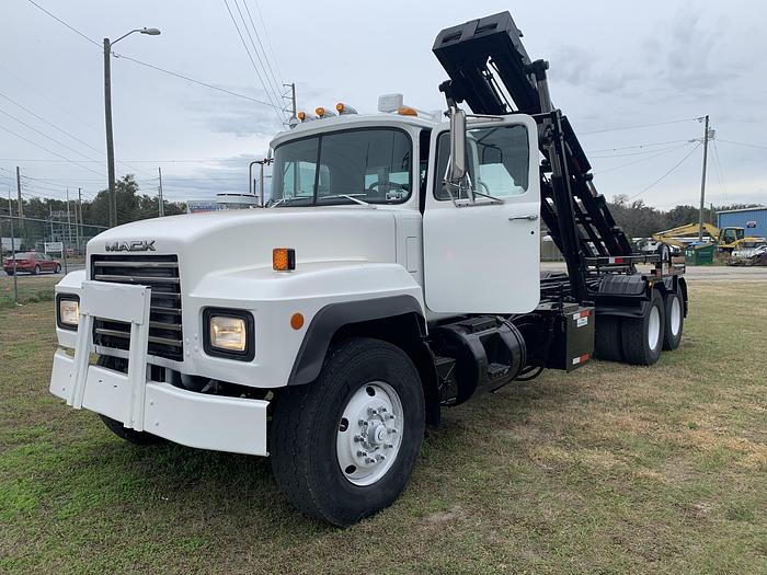 Used 2001 MACK RD 