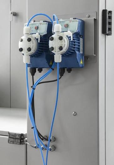Roser Model AL-1000 - Standard 200-Liter Bin Washer