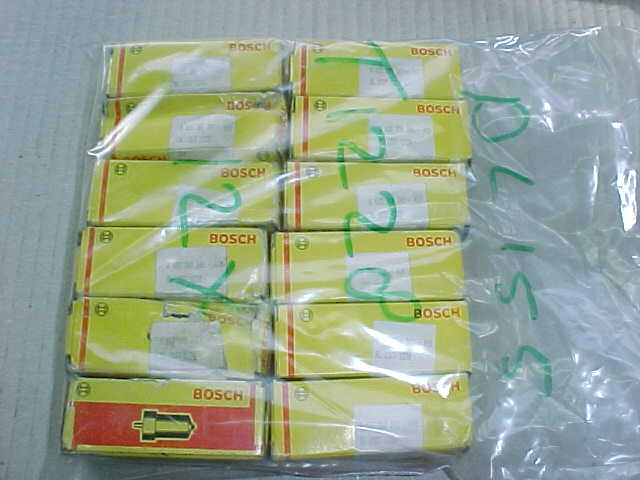 BOSCH INJECTOR NOZZLE  DL155T1228 NEW !!