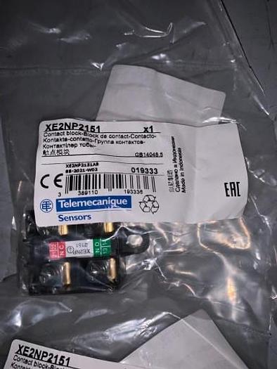 Styk NZ+NO XE2NP2151 Schneider Electric x4