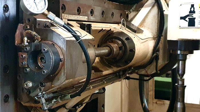 Used Mitsubishi GC40 (5 axis) CNC Gear Hobbing Machine