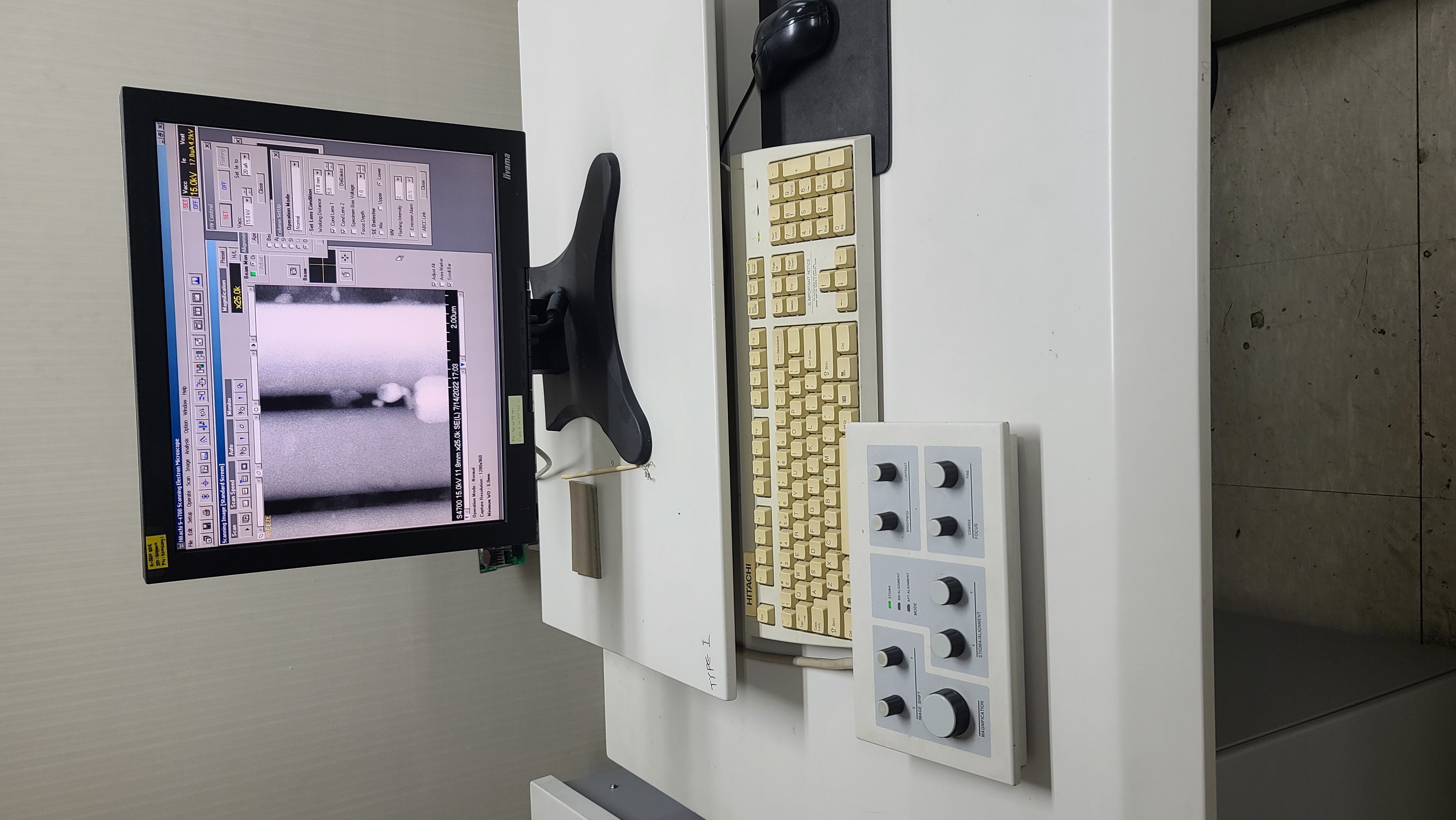 Used Hitachi S-4700 Type I