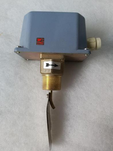 Gebraucht 2 Stück Strömungsschalter, S6065A1003, Honeywell,  gebraucht