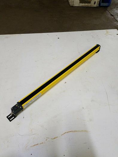 Used Allen Bradley R4J0800YD GuardShield Receiver 440L