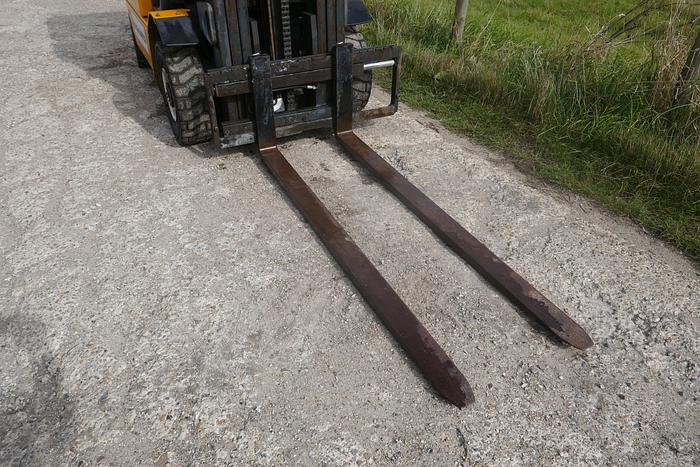 Used JUNGHEINRICH 2.5T FORKLIFT