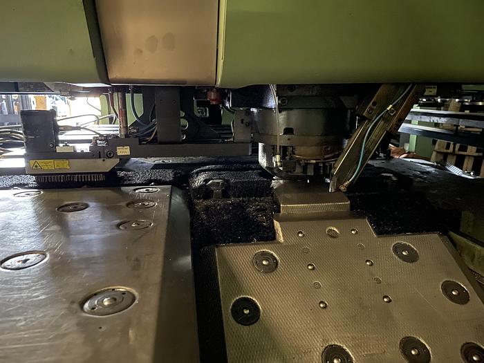 Gebruikt 2000 Trumpf Trumatic 600 L 1600