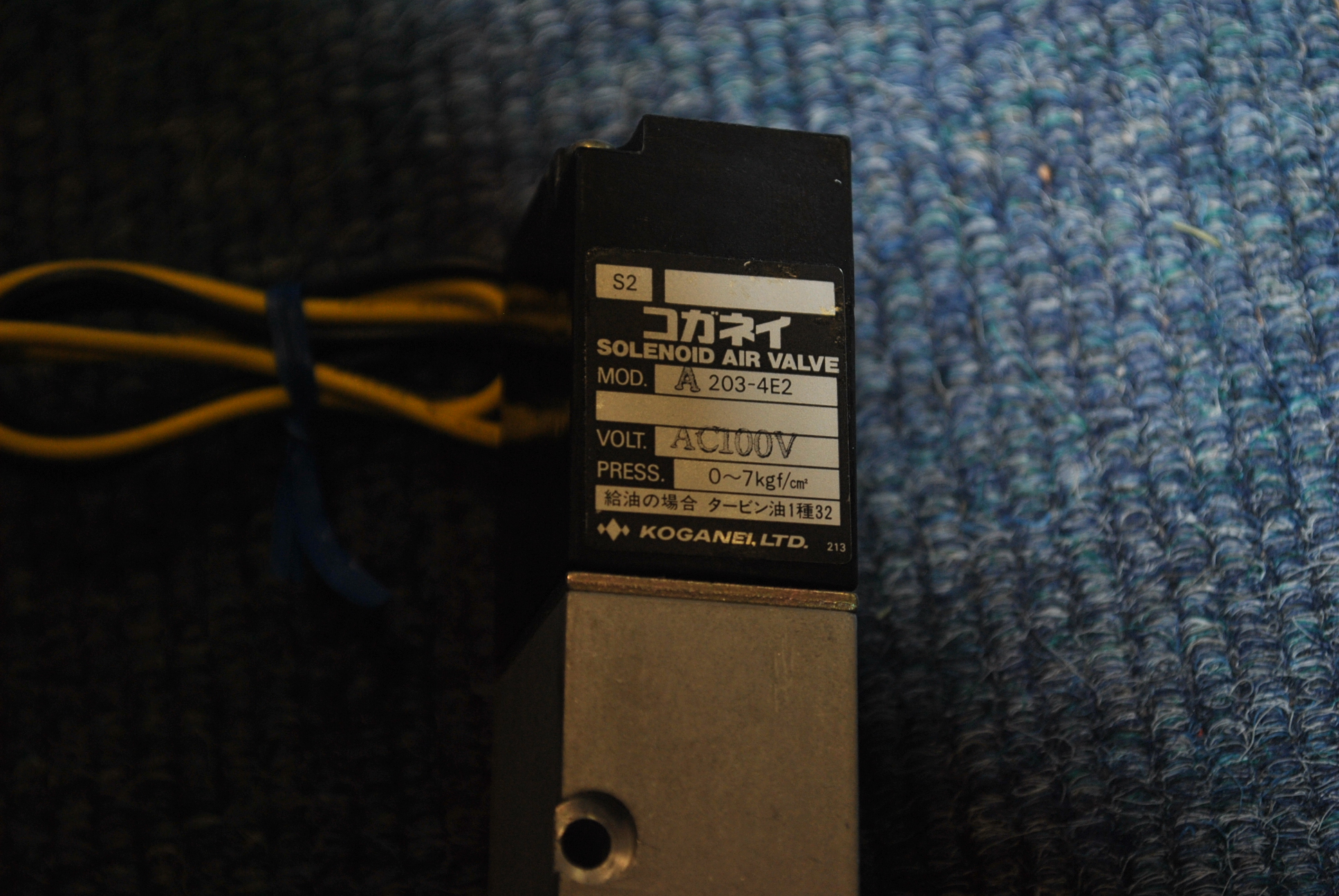 Used Koganei a203-4e2 solenoid air valve ac100V 0~7kgf/cm^2