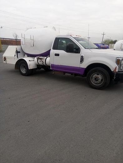 Usado Camionetas Ford F350 año 2019 con tanque Tatsa de 4,000 lts para traslado de Gas LP