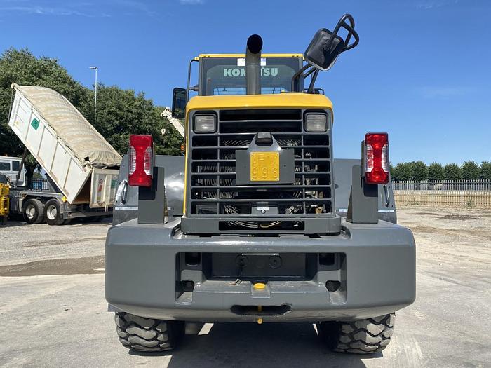 Usato 2011 KOMATSU WA320 PZ-6