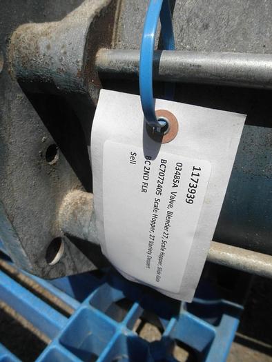 Used Hopper, 125 CF, S/st, 70" X 70" X 64", Valve, #S741230