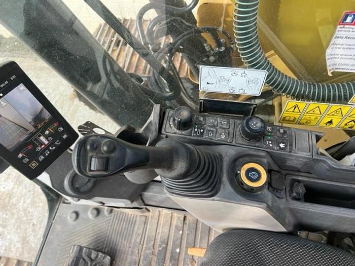 Used 2018 CAT 320 GC / with Hyd Thumb