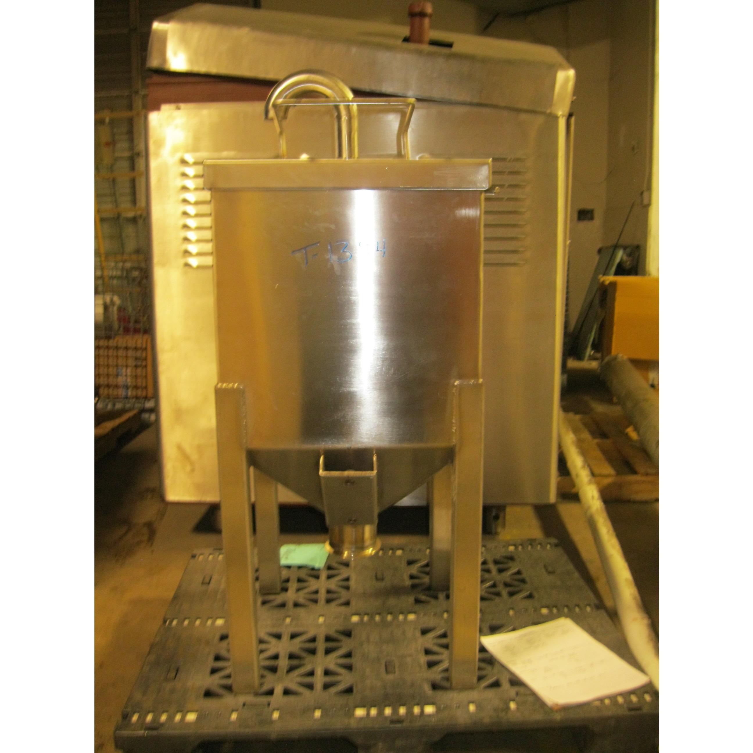 Usado 30 GALLON SINGLE SHELL TANK VERICAL W/LID