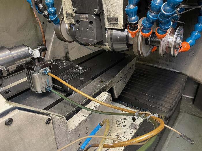 Gebraucht CNC Universalwerkzeugschleifmaschine WALTER HELITRONIC POWER
