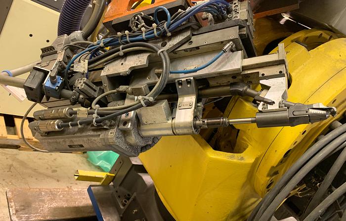 Used FANUC M900iA/350 6 AXIS CNC ROBOT WITH R30iA CONTROLLER 350KG X 2650mm REACH