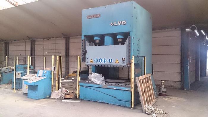 Gebruikt COMPLETE PERSLIJN LVD 250T