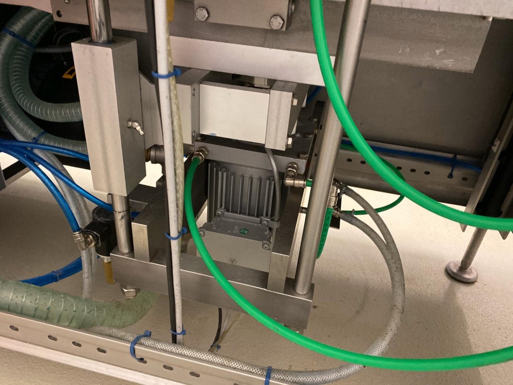 Used Multivac R175CD skin-packer