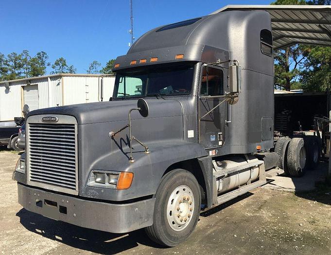 Used 2002 FREIGHTLINER FLD 120