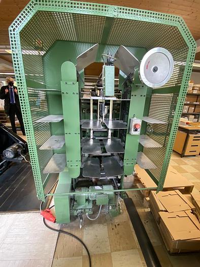 Gebraucht 1992 Kugler-Womako 340-2P variable Stanze