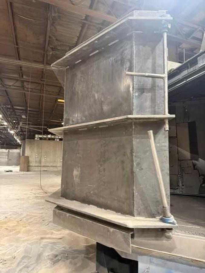 Good Wheelabrator 84" Table