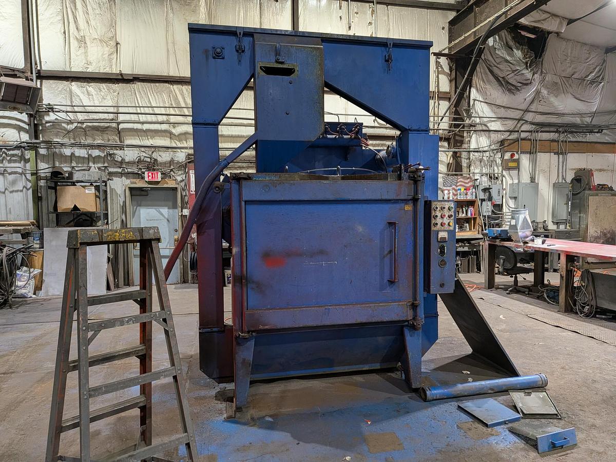 Like new Goff 48" Fixed Table