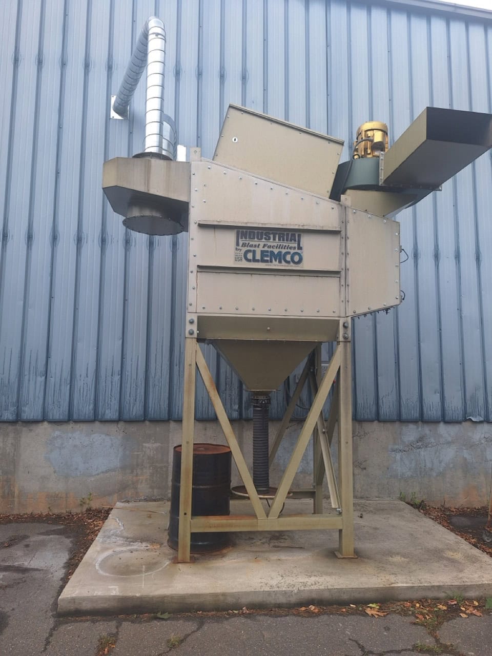 Very good 2015 Clemco Blast Room