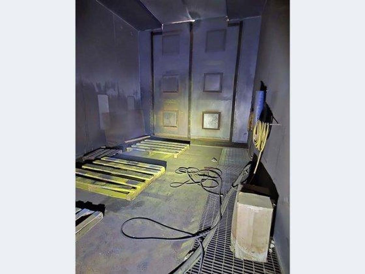 Like new 2016 Wheelabrator ABM 16' x 15' x 30 Blast Room