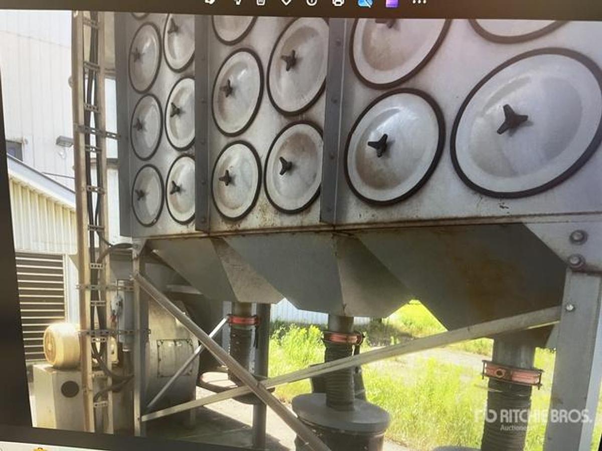 Excellent 2010 Col-Met 120' Long Blast Room