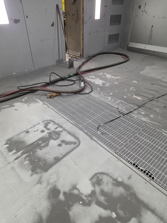 Like new 2021 ABS Blast Room