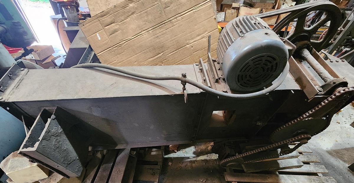 Good Wheelabrator 72" Swing Table