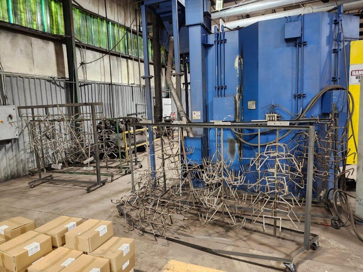 Like new 2015 Wheelabrator Spinner Hanger
