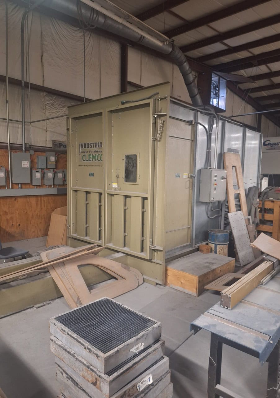 Very good 2015 Clemco Blast Room