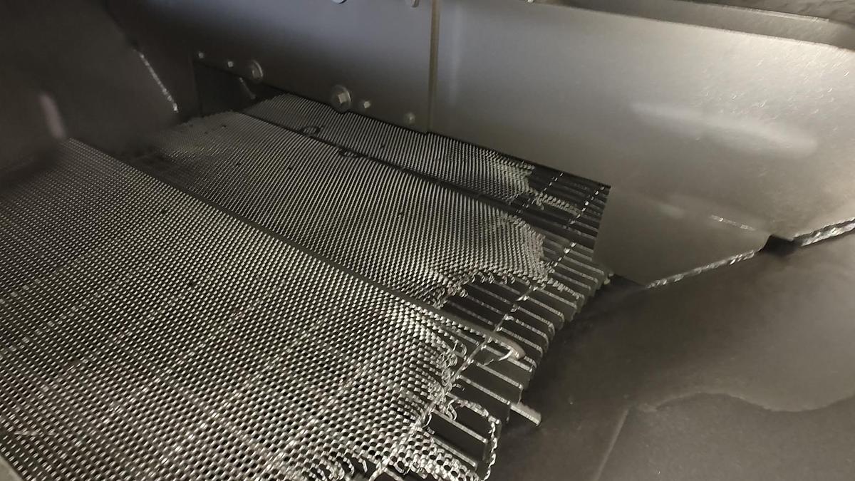 Very good Bronco 72" Table