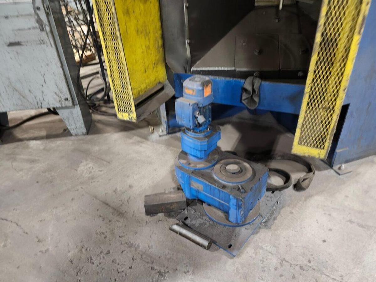 Like new 2015 Wheelabrator Spinner Hanger